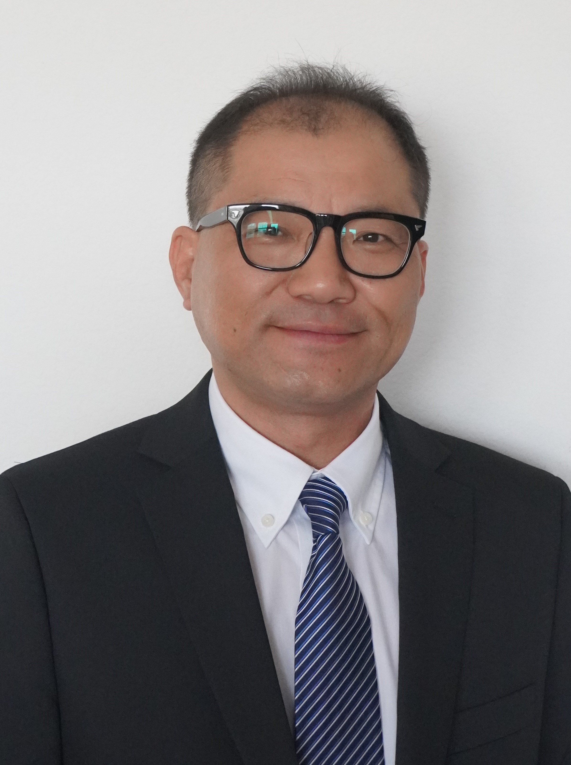 Dr. Hosung So